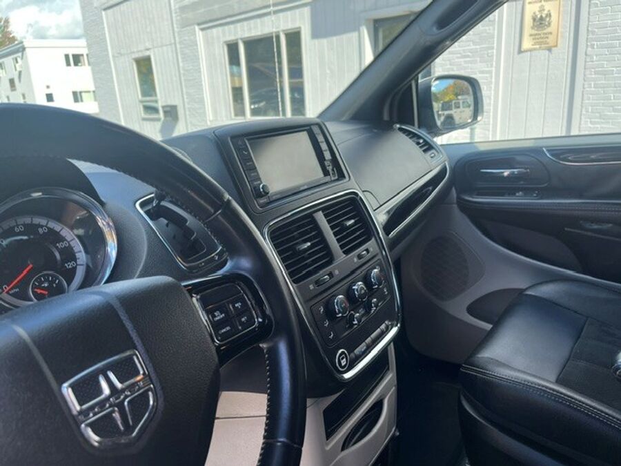 2019 Dodge Grand Caravan SXT - Photo 14