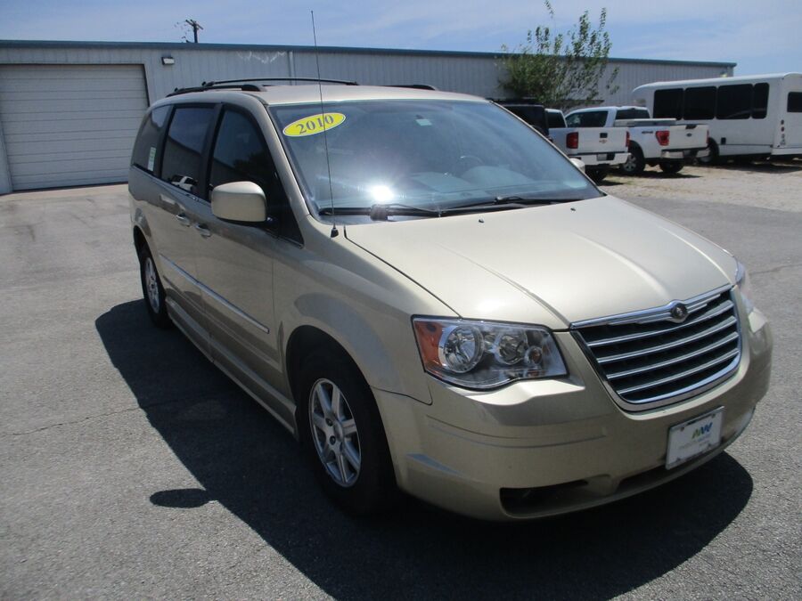 2010 Chrysler Town & Country Touring Plus - Photo 2