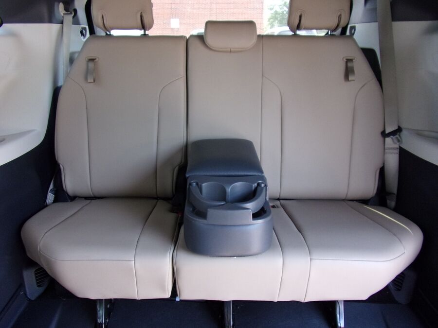 2021 Toyota Sienna XLE - Photo 16