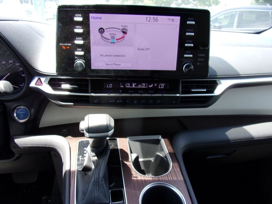 2021 Toyota Sienna XLE - Photo 12