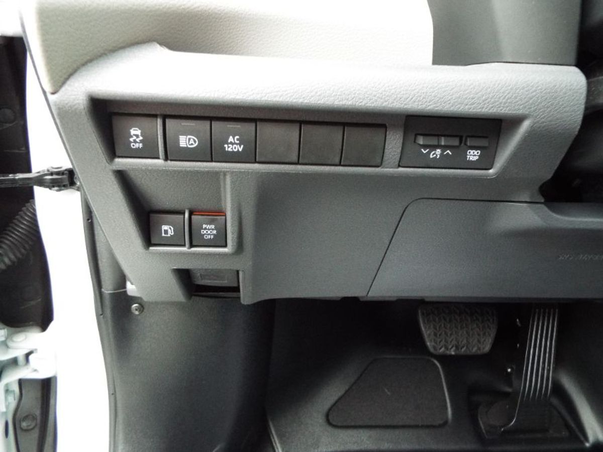 2024 Toyota Sienna XLE - Photo 16
