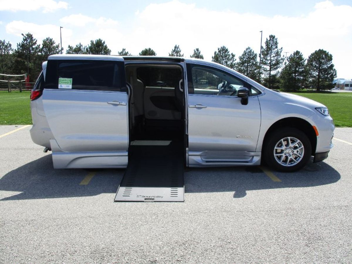 2024 Chrysler Pacifica