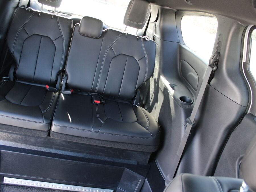 2026 Chrysler Pacifica Select - Photo 15