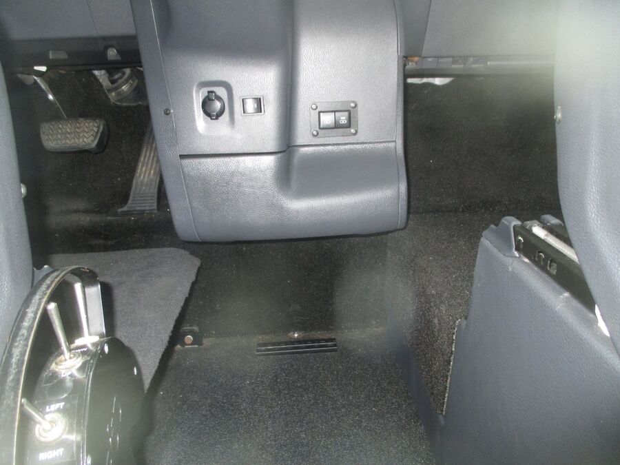 2021 Toyota Sienna XLE - Photo 18