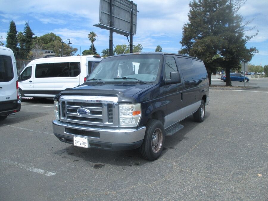 2008 Ford E-Series Econoline Wagon XLT - Photo 8