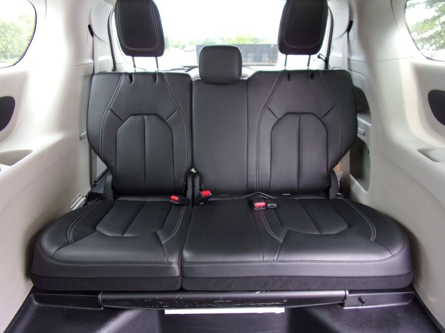 2022 Chrysler Pacifica Touring L - Photo 17