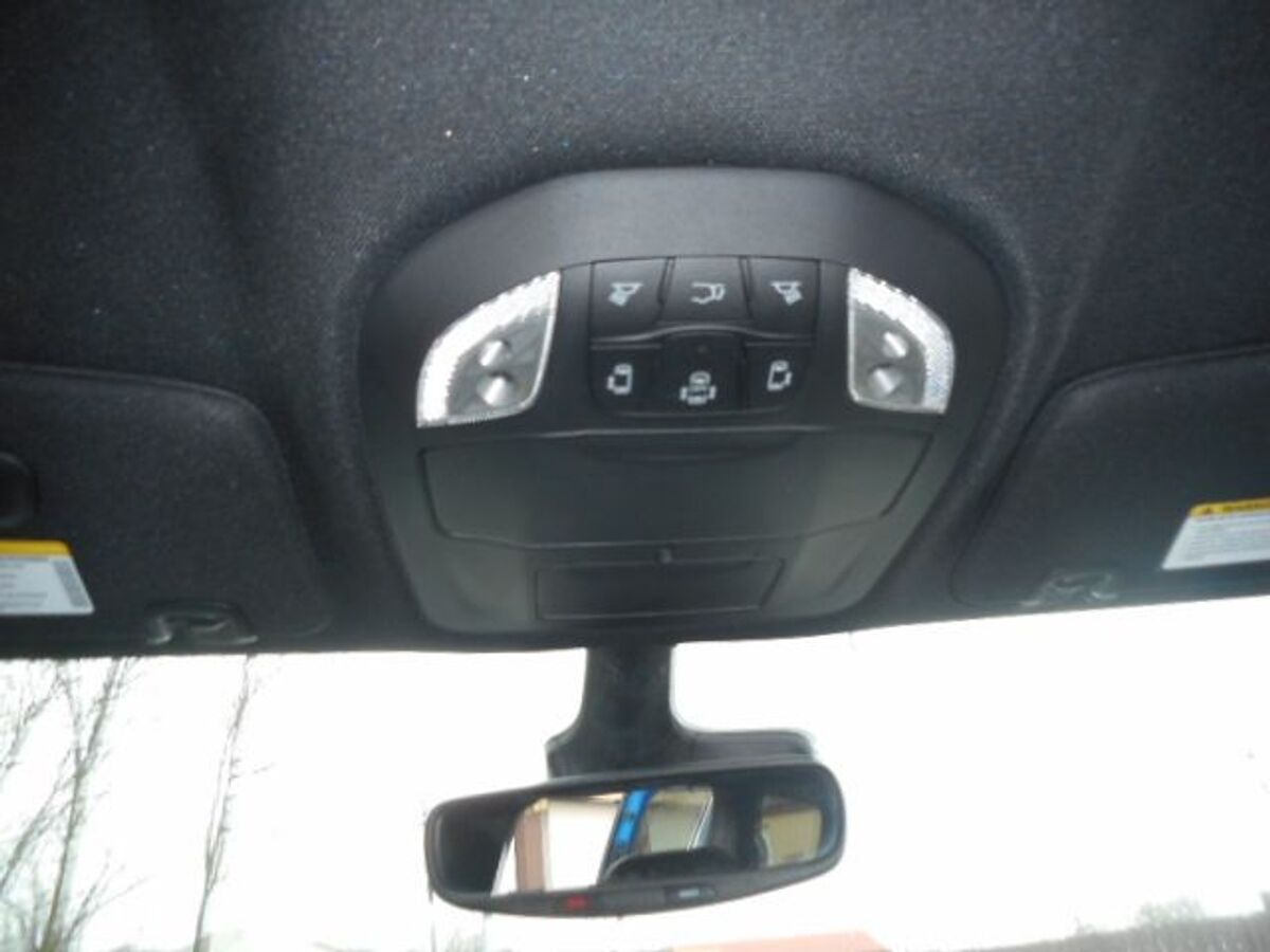 2026 Chrysler Pacifica Select - Photo 17