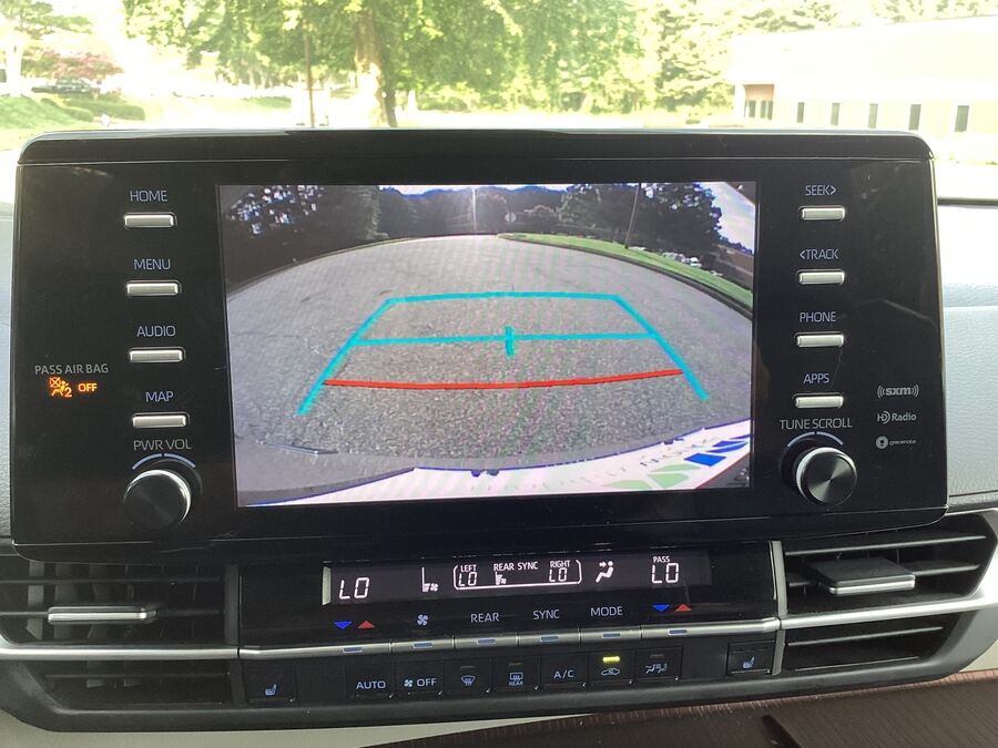 2024 Toyota Sienna XLE - Photo 19
