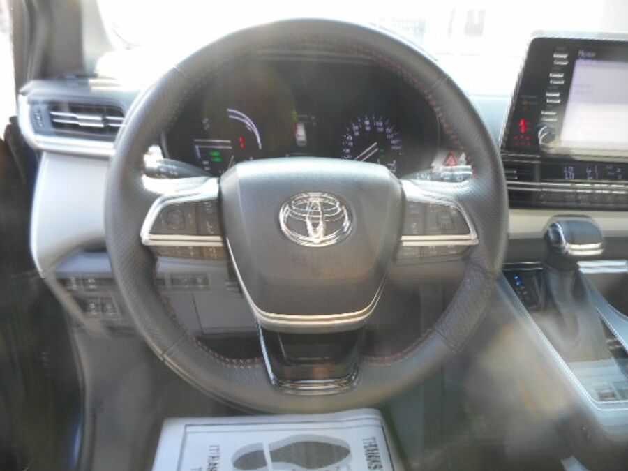 2022 Toyota Sienna XSE - Photo 13