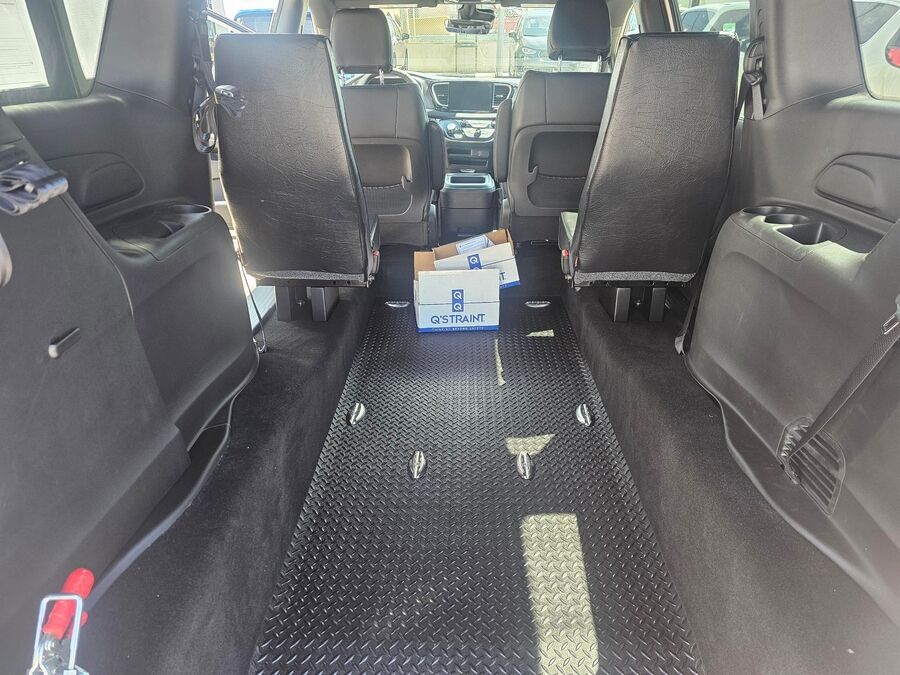 2026 Chrysler Voyager LX - Photo 8