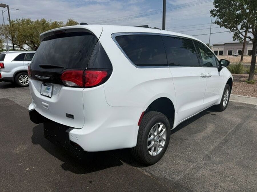 2026 Chrysler Voyager