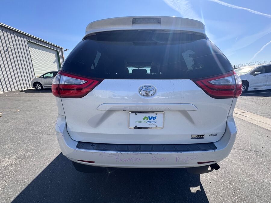 2016 Toyota Sienna