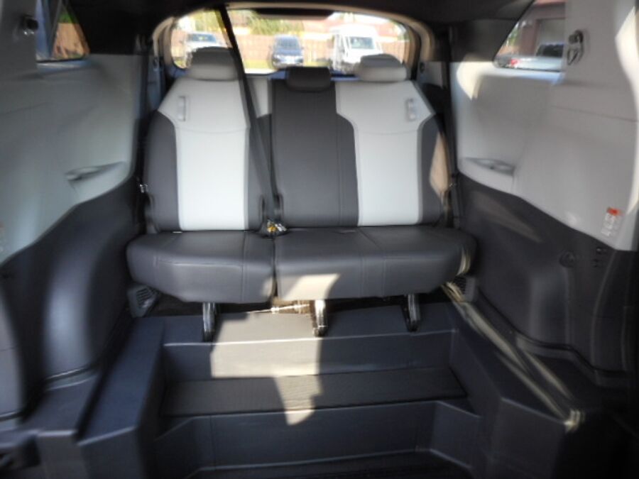 2022 Toyota Sienna XSE - Photo 21