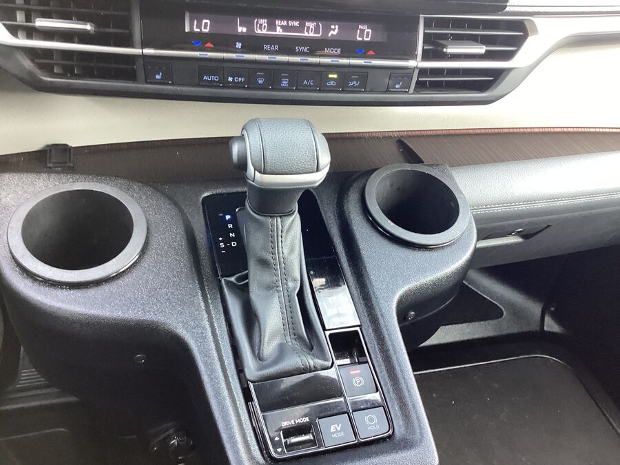 2024 Toyota Sienna XLE - Photo 18