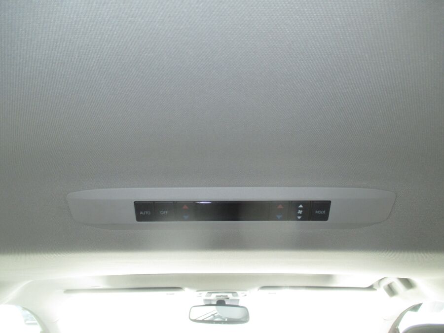 2021 Toyota Sienna XLE - Photo 19