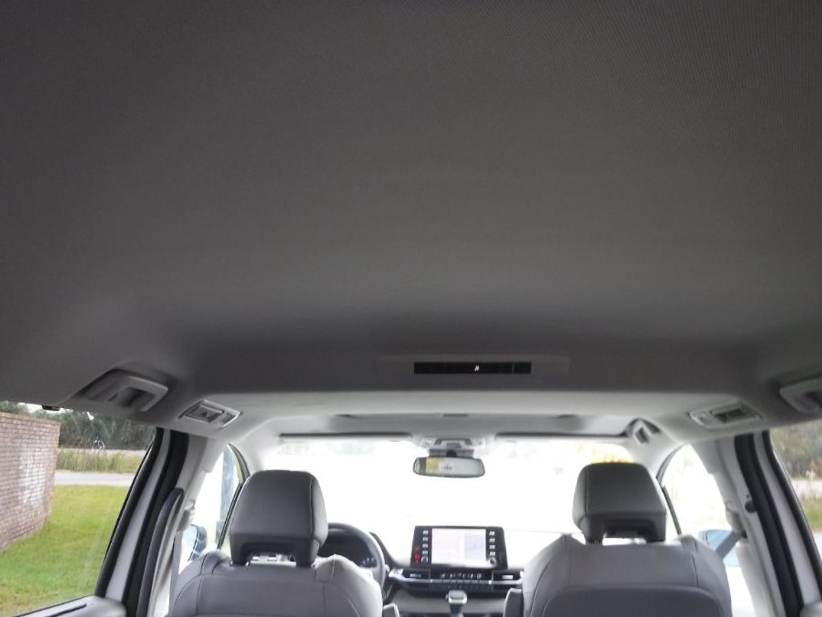 2023 Toyota Sienna XLE - Photo 15