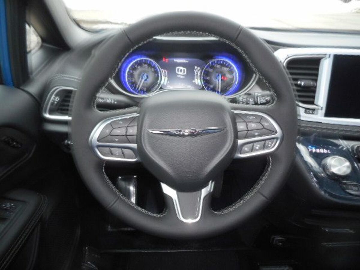 2026 Chrysler Pacifica Select - Photo 13