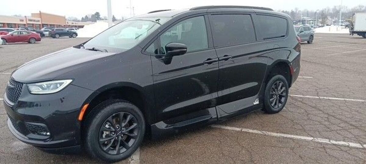 2021 Chrysler Pacifica Touring L
