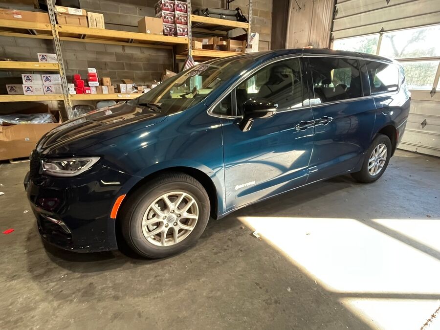 2024 Chrysler Pacifica Touring