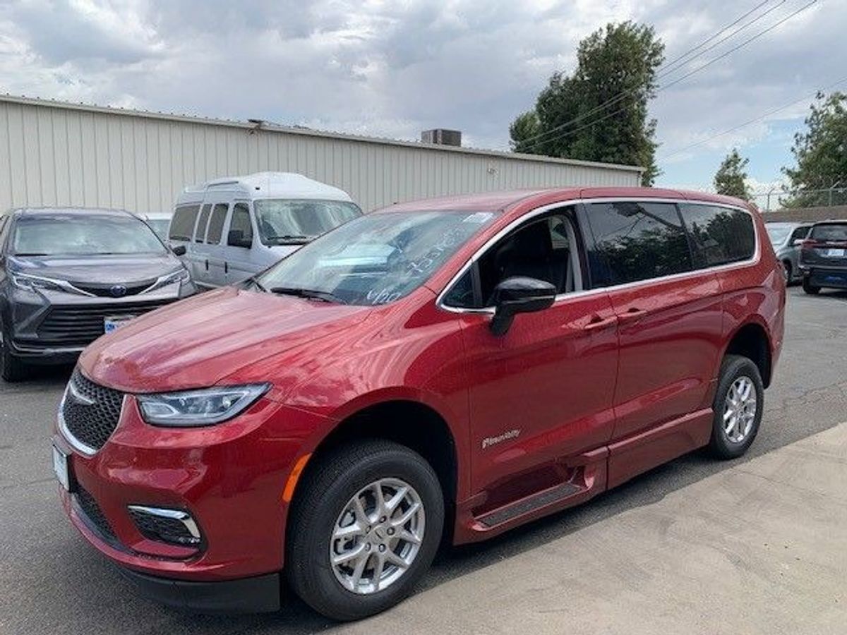 2024 Chrysler Pacifica