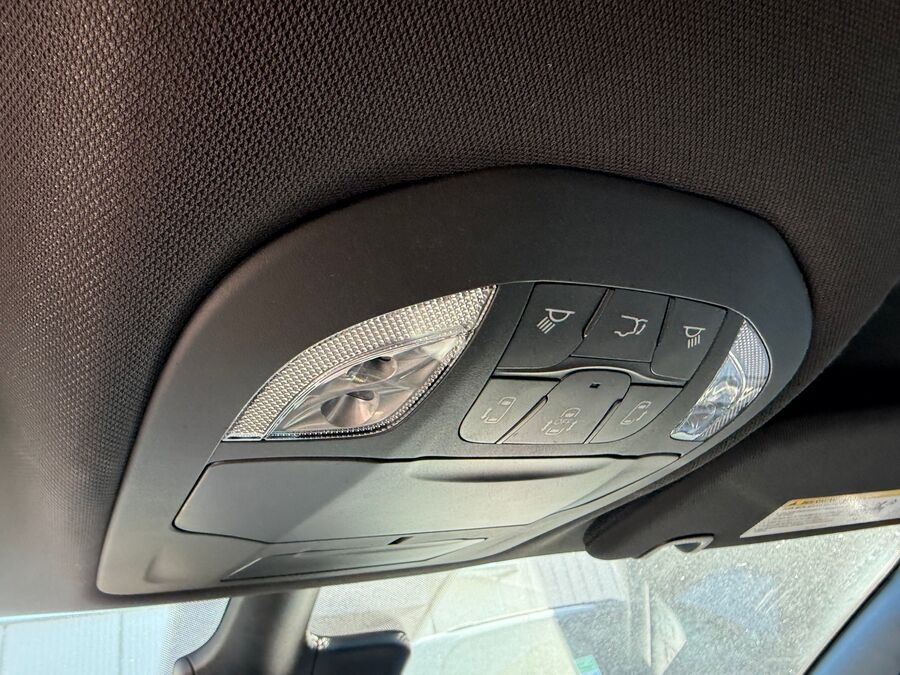 2027 Chrysler Pacifica Select - Photo 4