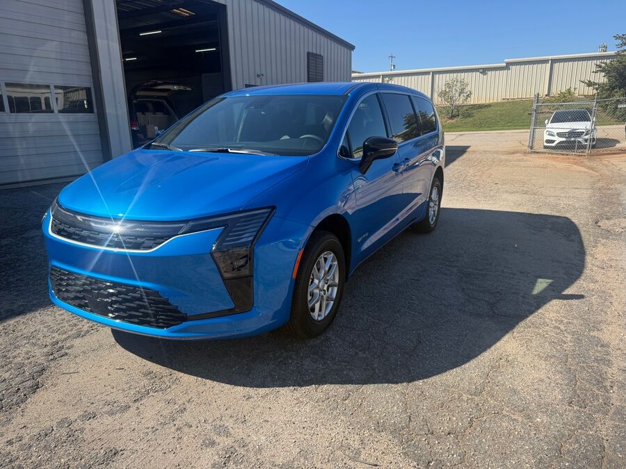 2027 Chrysler Pacifica Select - Photo 12