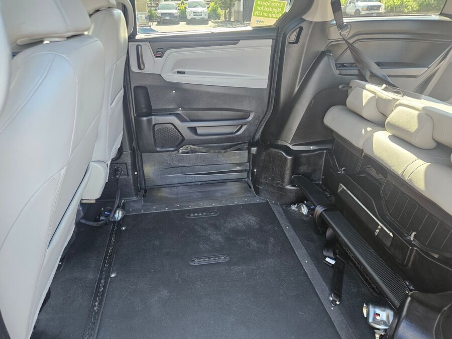 2019 Honda Odyssey EX-L - Photo 12