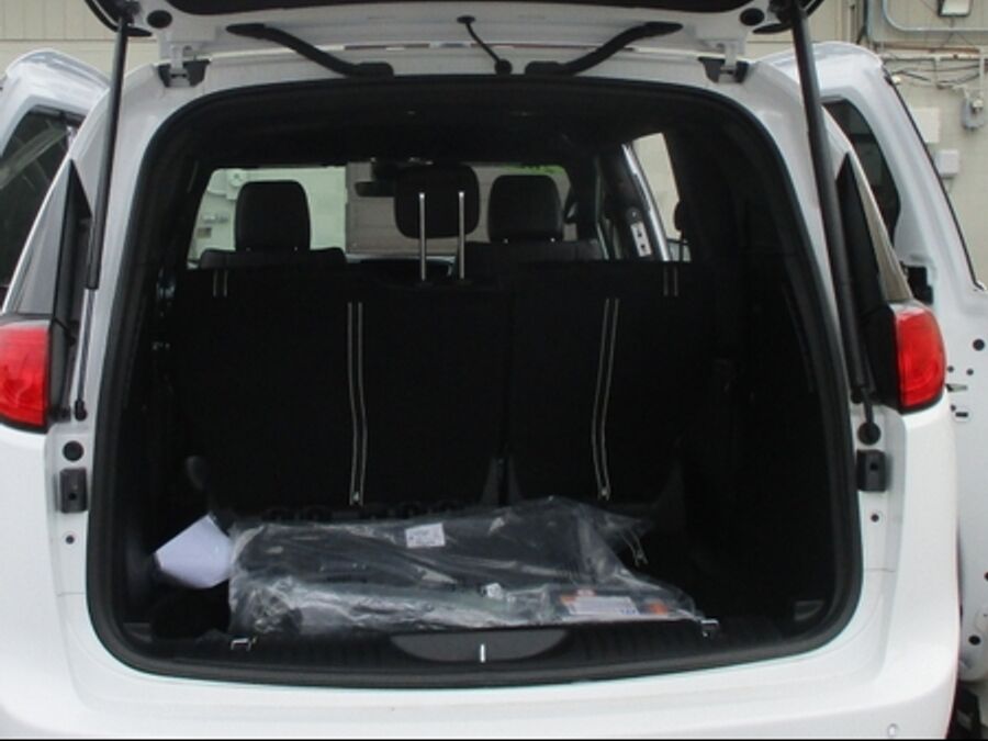 2026 Chrysler Voyager LX - Photo 10