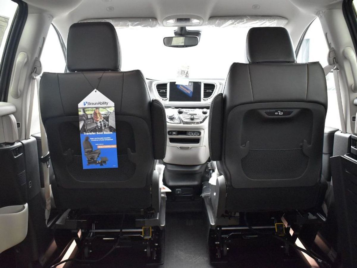 2023 Chrysler Pacifica Touring L - Photo 20