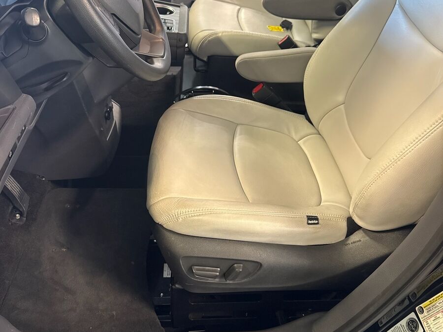 2022 Toyota Sienna LE - Photo 18