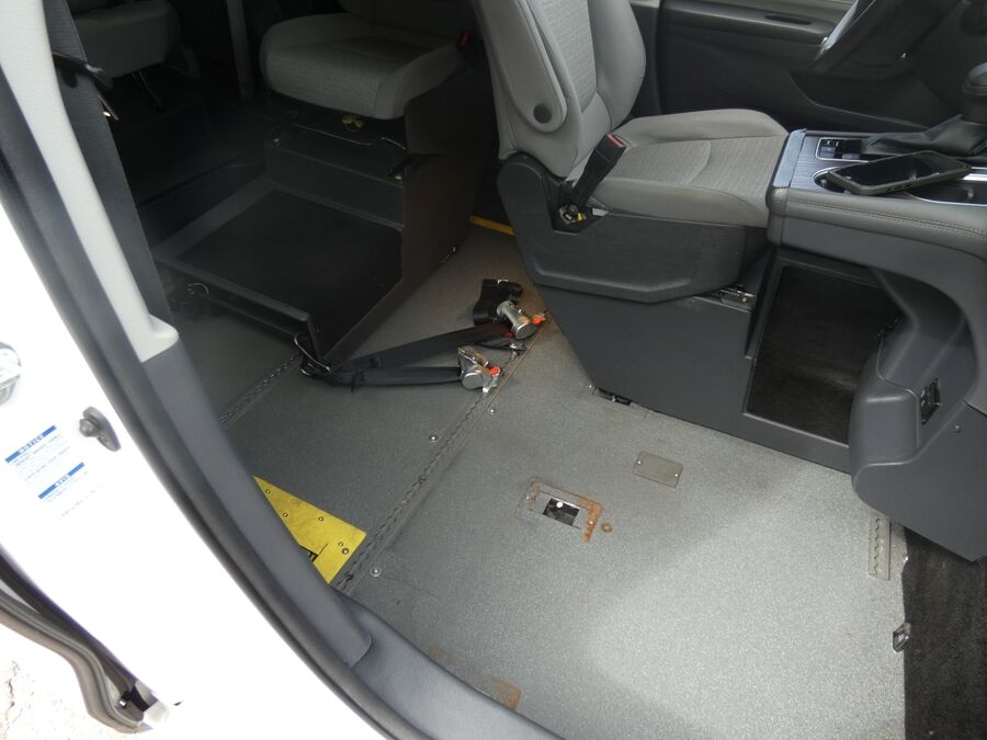 2022 Toyota Sienna LE - Photo 19