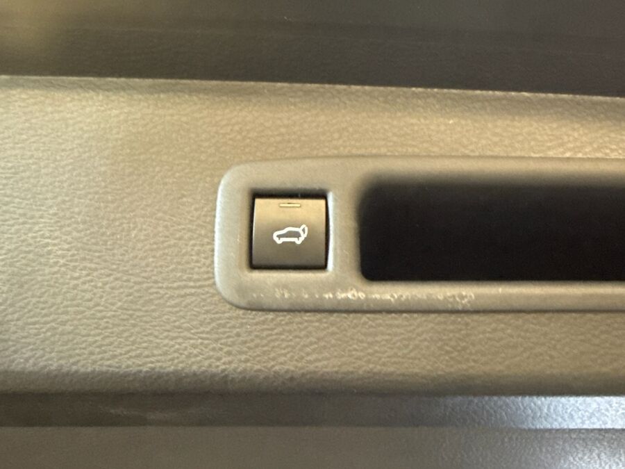 2022 Toyota Sienna LE - Photo 13