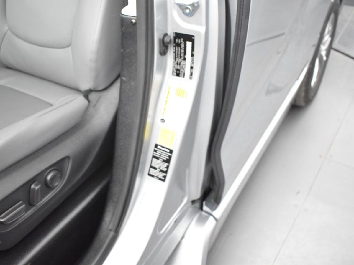 2024 Toyota Sienna XLE - Photo 6