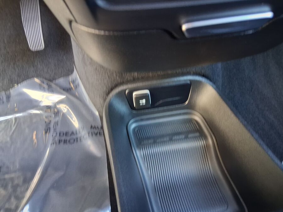 2026 Chrysler Voyager LX - Photo 27