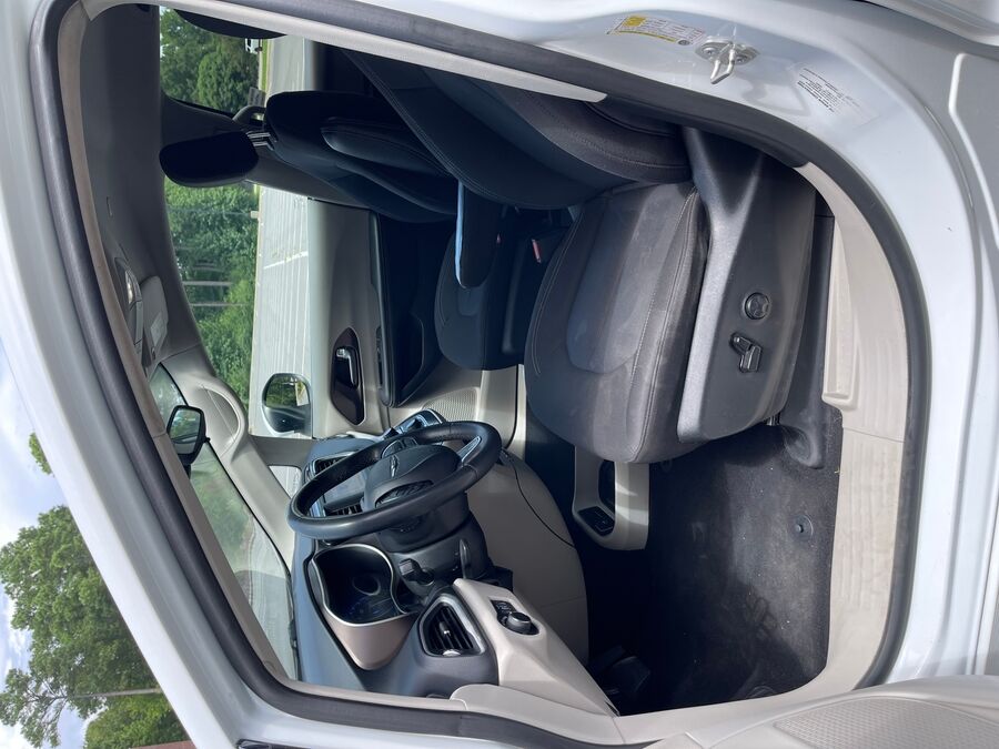2023 Chrysler Voyager LX - Photo 12