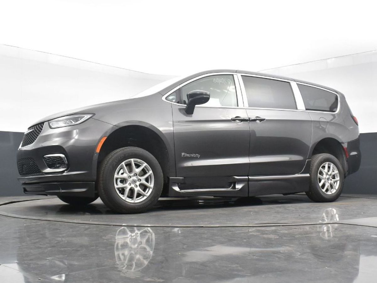 2023 Chrysler Pacifica Touring L - Photo 23