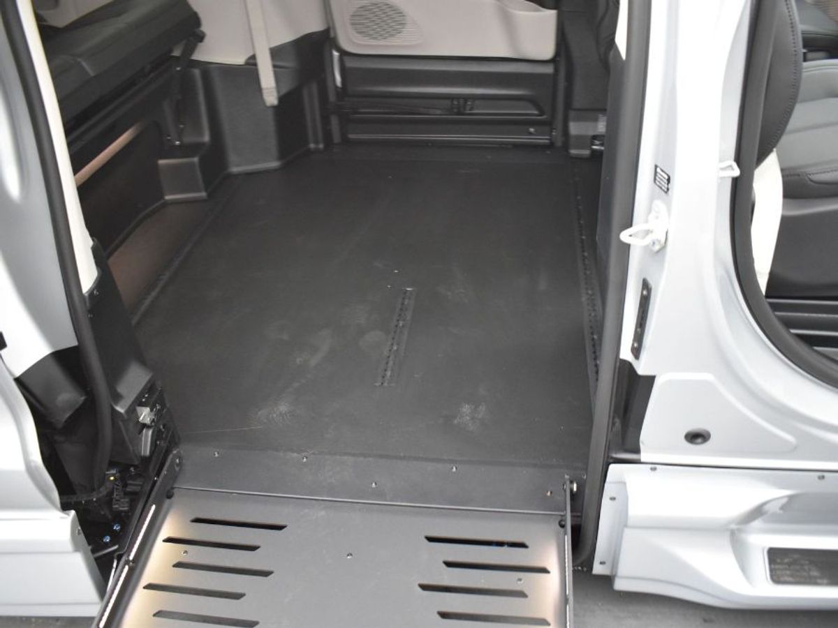2024 Chrysler Pacifica Touring L - Photo 6