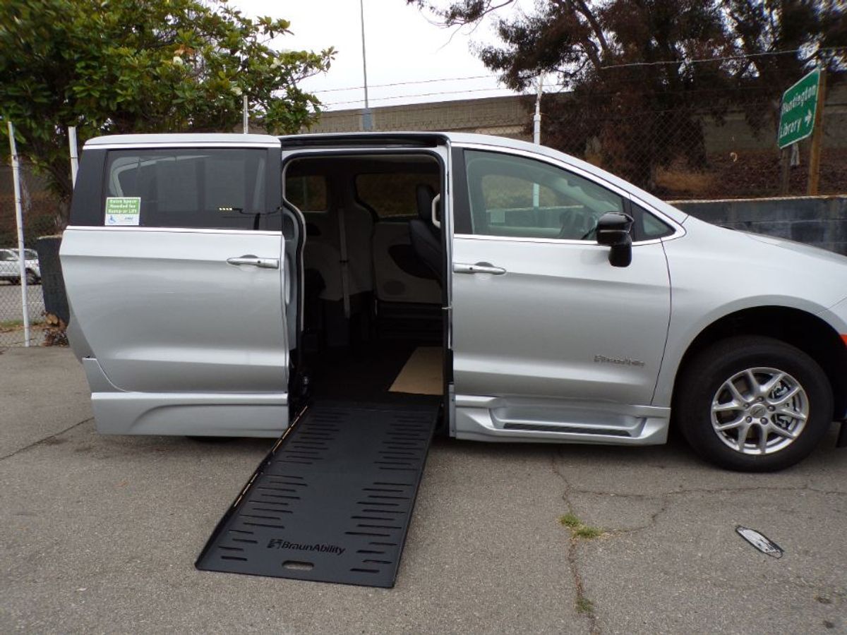 2024 Chrysler Pacifica