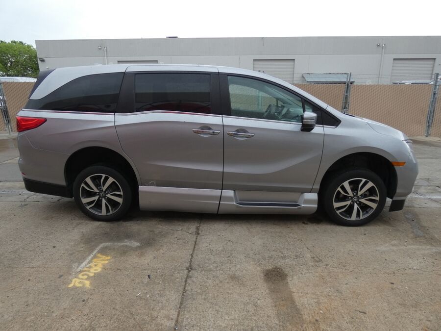 2023 Honda Odyssey Touring - Photo 14