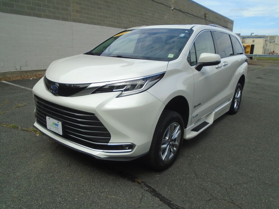 2021 Toyota Sienna Limited - Photo 15