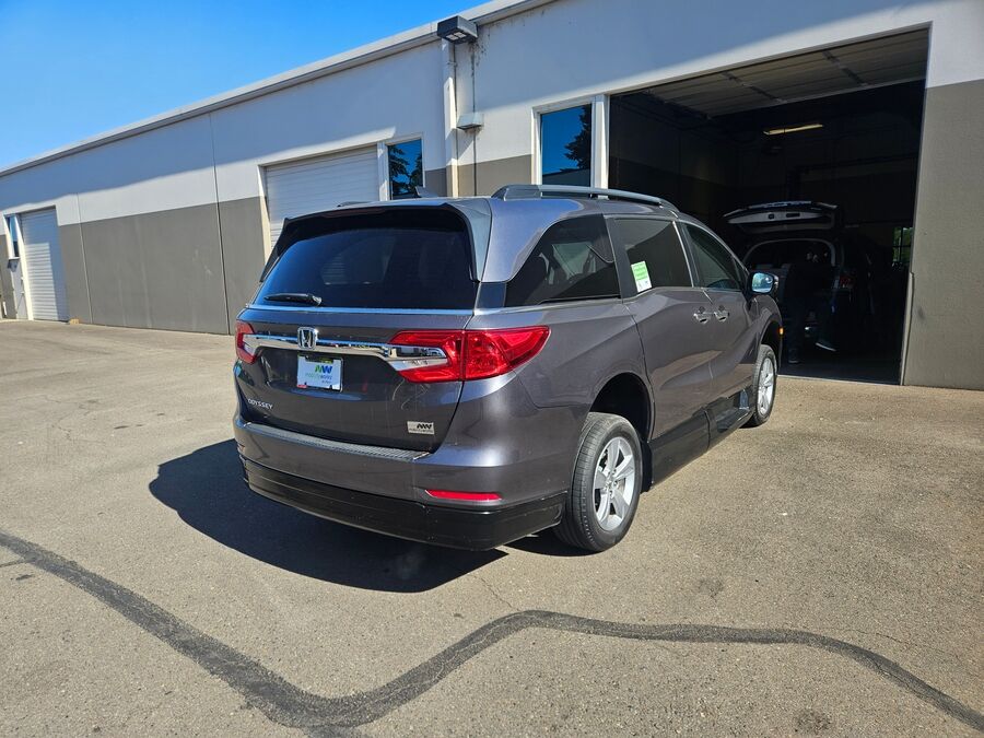 2019 Honda Odyssey EX-L - Photo 6