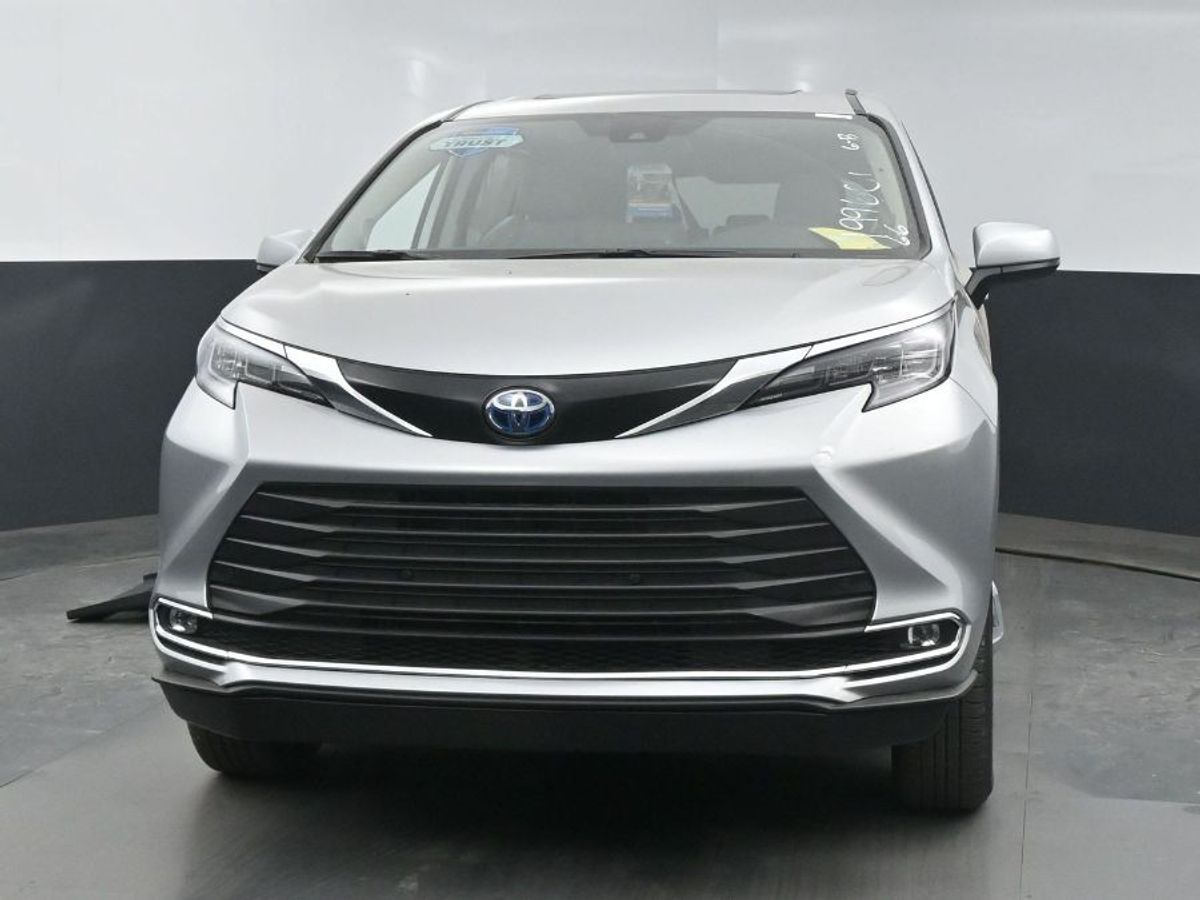 2024 Toyota Sienna XLE - Photo 17