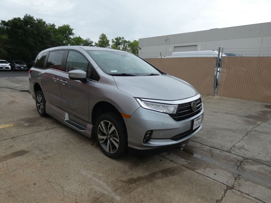 2023 Honda Odyssey Touring - Photo 13
