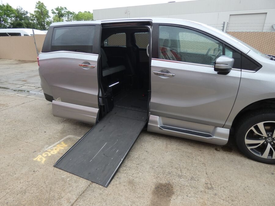 2023 Honda Odyssey Touring - Photo 10