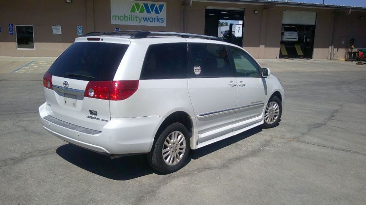 2008 Toyota Sienna XLE - Photo 6