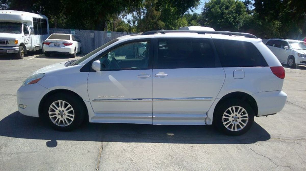 2008 Toyota Sienna XLE - Photo 8
