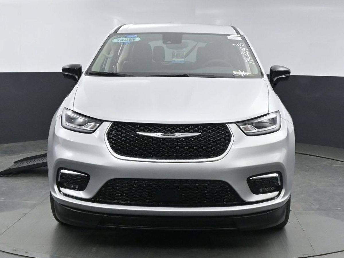 2024 Chrysler Pacifica Touring L - Photo 20