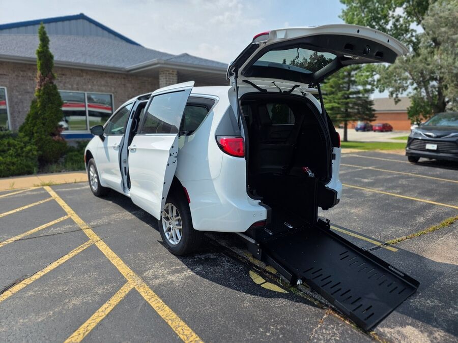 2026 Chrysler Voyager