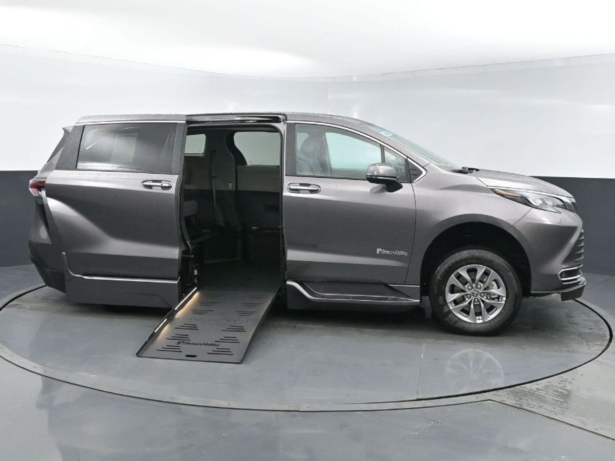 2024 Toyota Sienna