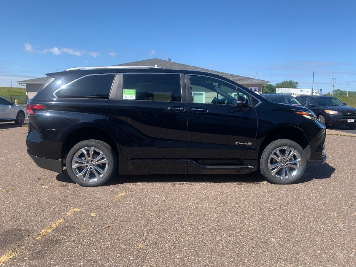 2022 Toyota Sienna Platinum - Photo 11